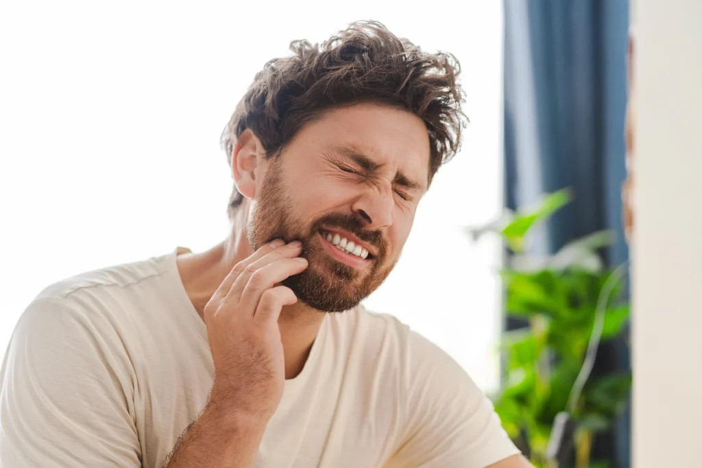 A Look at Your Payment Options for Emergency Dental Services