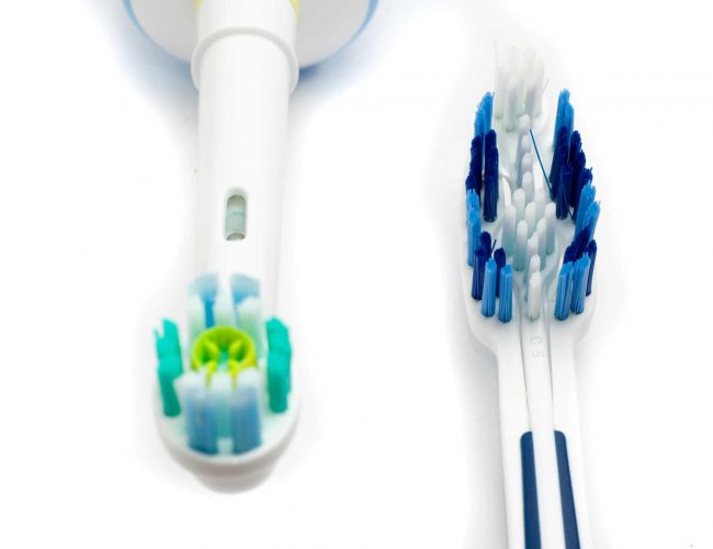 Choosing the Right Toothbrush between Manual and Electrical